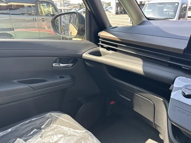 セレナ(ニッサン)ハイウェイスターV アラウンドビューモニター 12.3ナビ登録済未使用車 23