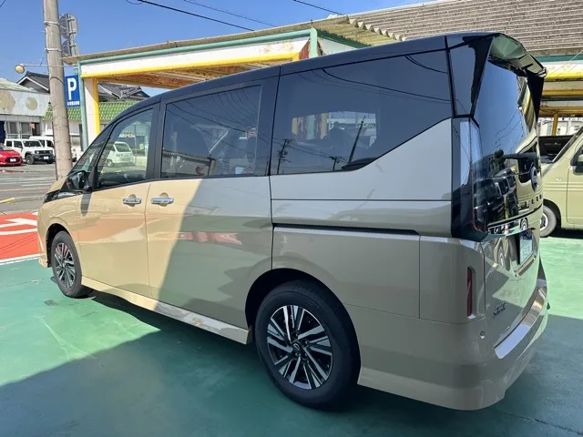 セレナ(ニッサン)ハイウェイスターV アラウンドビューモニター 12.3ナビ登録済未使用車 2