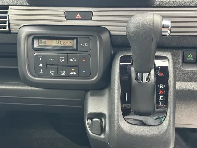 N-VAN(ホンダ)FUNターボ届出済未使用車 16