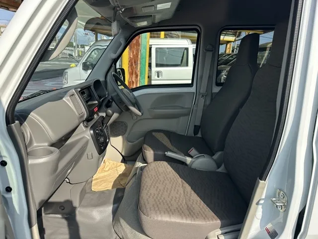 エブリイ(スズキ)スクラムバン PA 4WD 4AT届出済未使用車 3