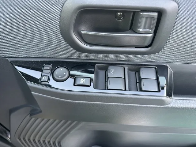 サクラ(ニッサン)X 90周年記念車中古車 12