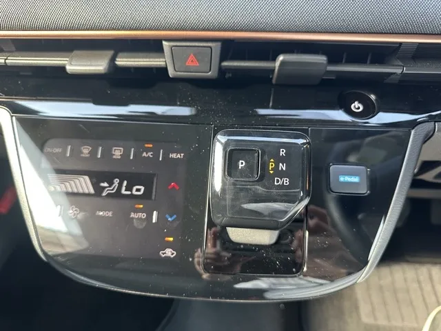 サクラ(ニッサン)X 90周年記念車中古車 22