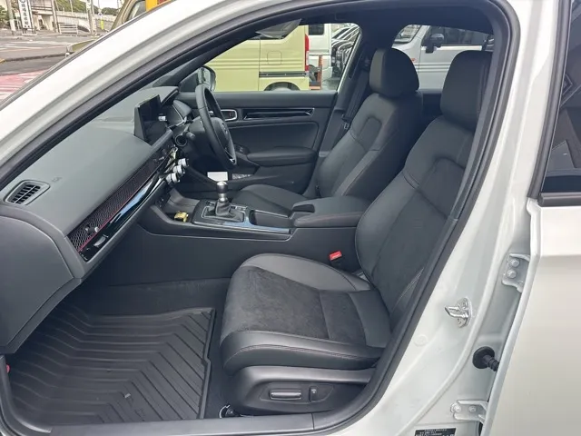 シビック(ホンダ)RS 6MT登録済未使用車 3