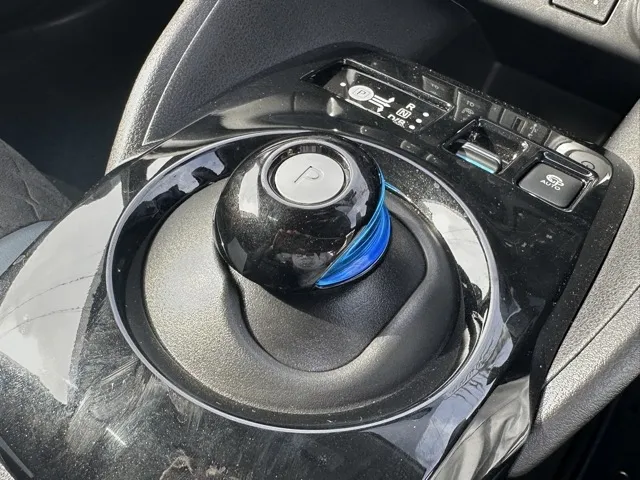 リーフ(ニッサン)オーテック中古車 17