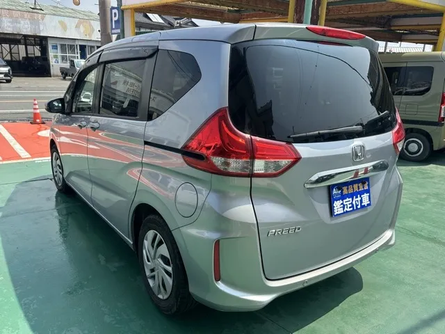 フリード(ホンダ)G  LEDヘッドライト 7人乗中古車 2