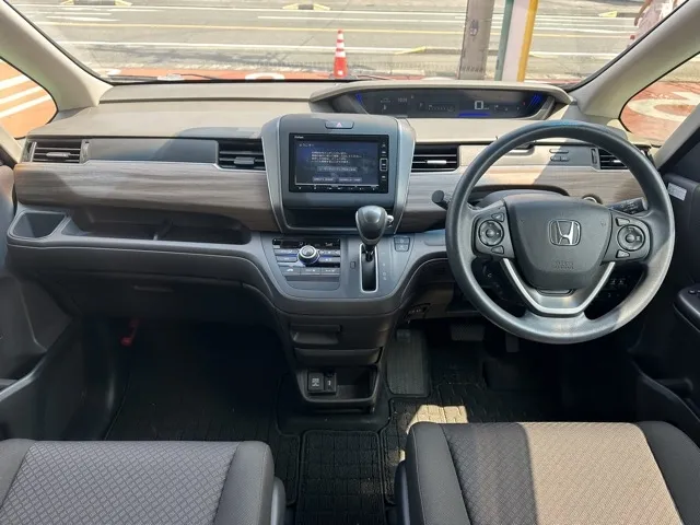 フリード(ホンダ)G  LEDヘッドライト 7人乗中古車 6