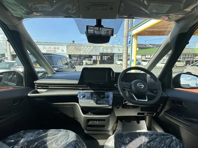セレナ(ニッサン)X アラウンドビューモニター 左PSD登録済未使用車 6
