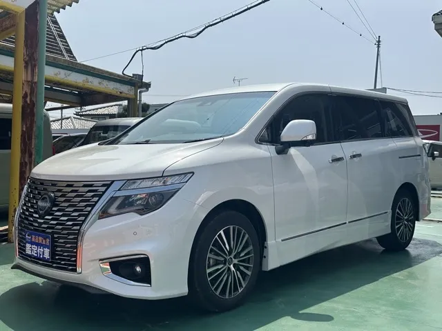 エルグランド(ニッサン)２５０ハイウェイスターS　両側パワースライドドア　アラウンドビューモニター登録済未使用車 1