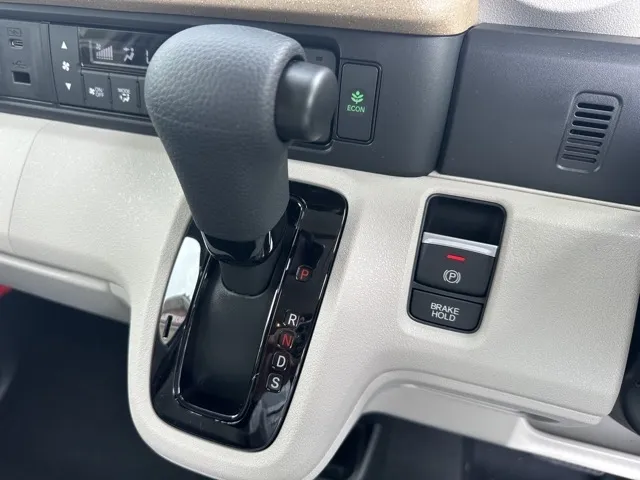 N-BOX(ホンダ)N-BOX ファッションスタイル コンフォートＰ届出済未使用車 18
