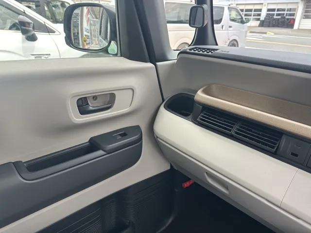 N-BOX(ホンダ)N-BOX ファッションスタイル コンフォートＰ届出済未使用車 19