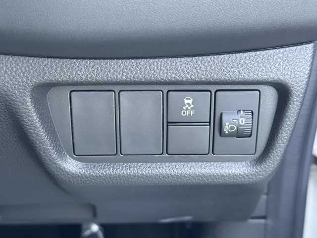 WR-V(ダムド)Z リヴァーブ フェイスチェンジキット登録済未使用車 14