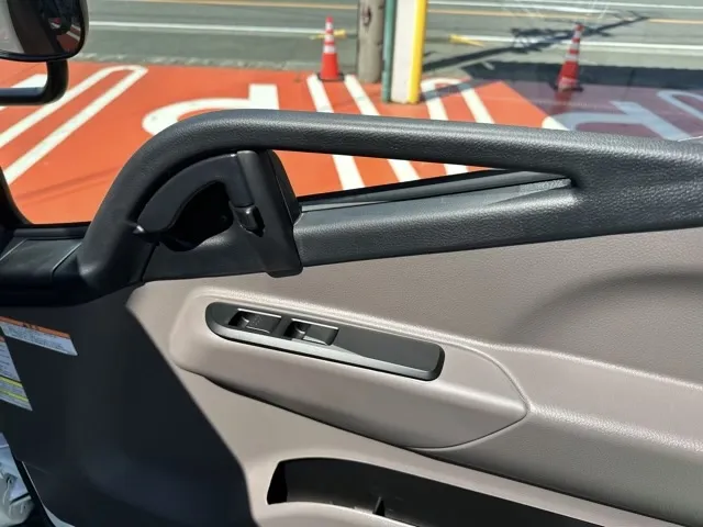 キャンター(三菱)Wキャブ　２ｔ　ATレンタ登録済未使用車 17