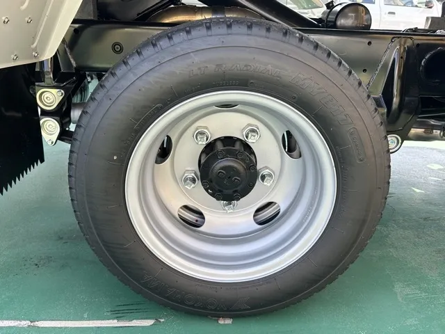 キャンター(三菱)全低床キョウカダンプ ２ｔレンタ登録済未使用車 10