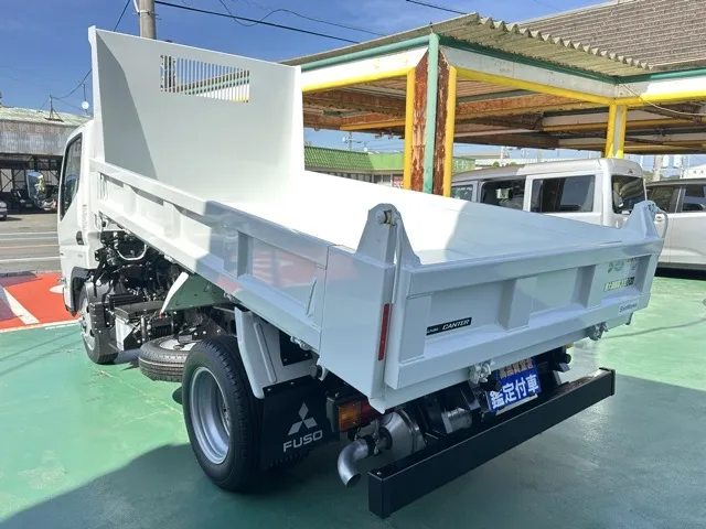 キャンター(三菱)全低床キョウカダンプ ２ｔレンタ登録済未使用車 2