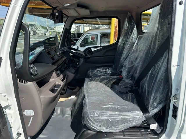 キャンター(三菱)全低床キョウカダンプ ２ｔレンタ登録済未使用車 3