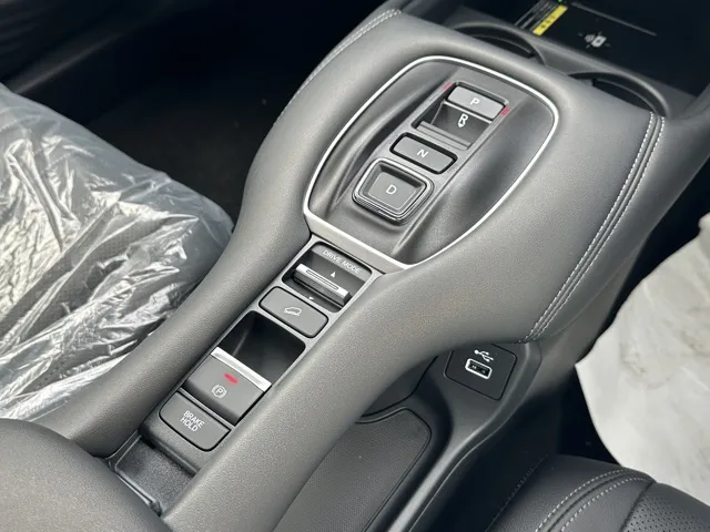 ZR-V (ホンダ)e：HEV Z ブラックスタイル登録済未使用車 18
