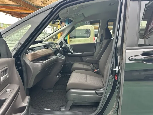 フリード(ホンダ)Gディーラ-試乗車 3