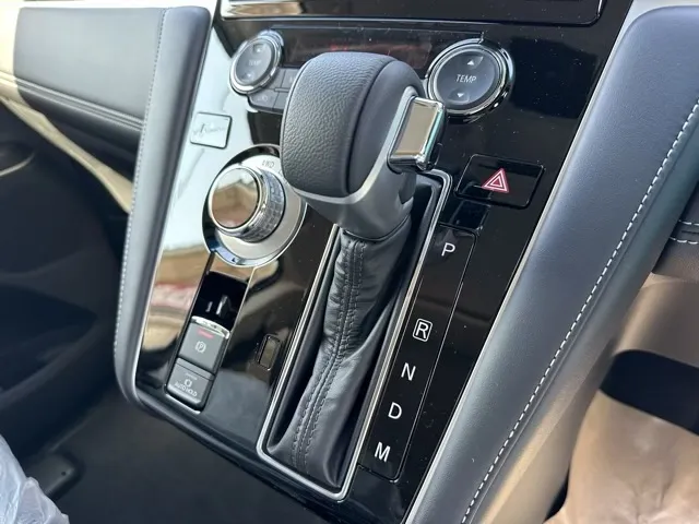 デリカD:5(三菱)シャモニー ナビ取付PKGアラビュー登録済未使用車 20