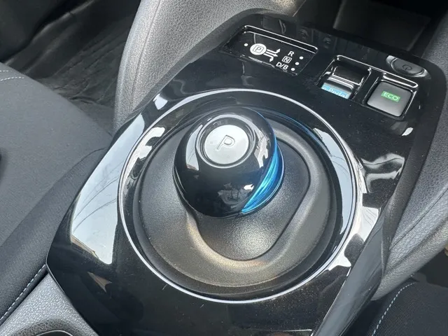 リーフ(ニッサン)Ｘ中古車 25