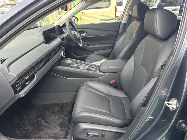 アコード(ホンダ)e：HEV中古車 3