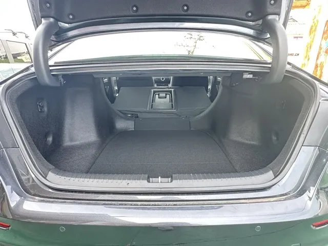 アコード(ホンダ)e：HEV中古車 7