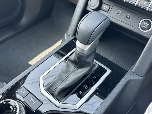 トライトン(三菱)GSR登録済未使用車 14