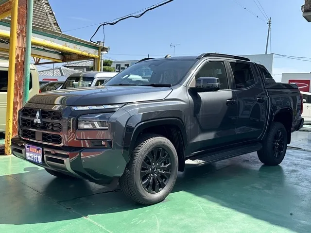 トライトン(三菱)GSR登録済未使用車 1