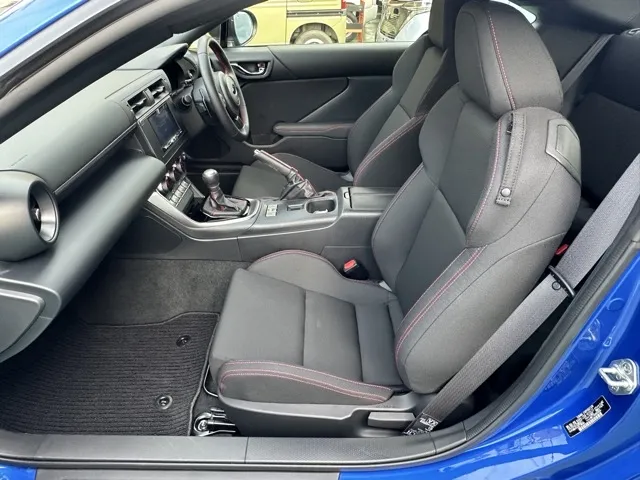 BRZ(スバル)R AT中古車 3