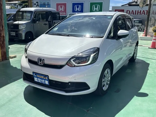 フィット(ホンダ)e：HEV ホーム中古車 1