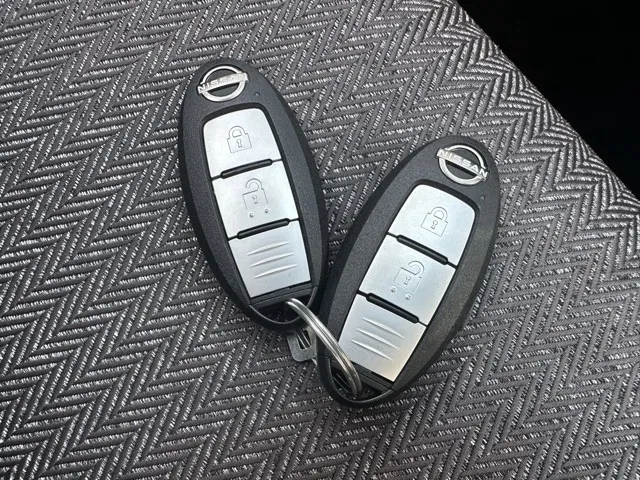 オーラ(ニッサン)G プロパイロット ナビ ワイヤレス充電中古車 24