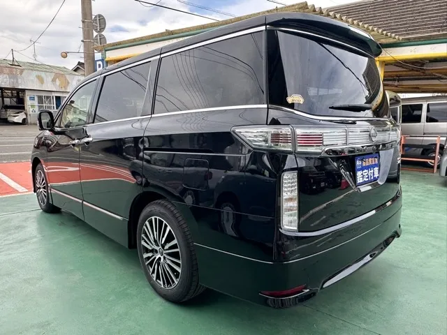 エルグランド(ニッサン)250ハイウェイスタープレミアム ７人登録済未使用車 2