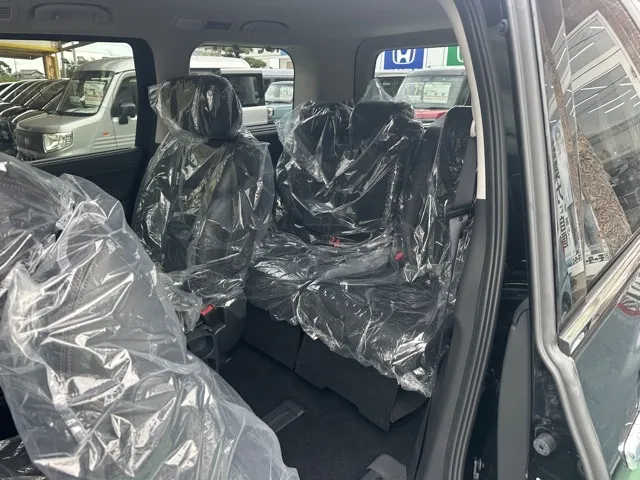エルグランド(ニッサン)250ハイウェイスタープレミアム ７人登録済未使用車 5