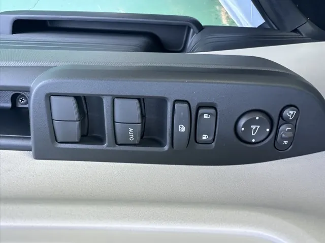 N-BOX(ホンダ)N-BOX コンフォートＰ届出済未使用車 14