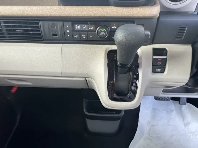 N-BOX(ホンダ)N-BOX コンフォートＰ届出済未使用車 16