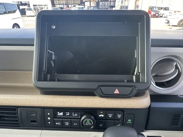 N-BOX(ホンダ)N-BOX コンフォートＰ届出済未使用車 17