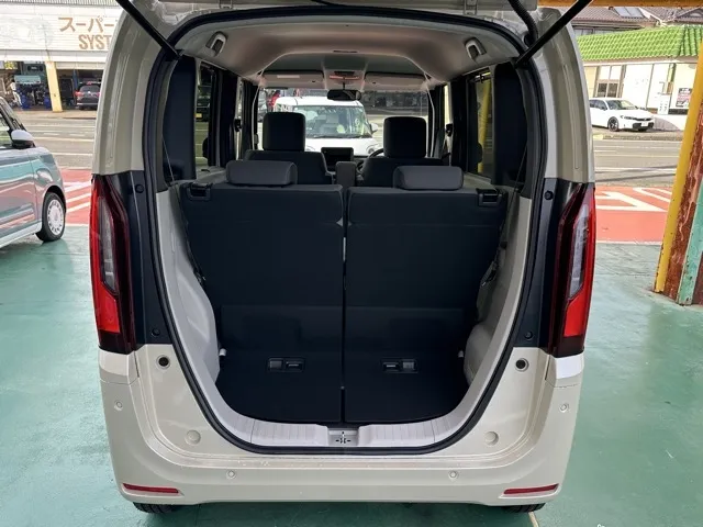 N-BOX(ホンダ)N-BOX ファッションスタイル コンフォートＰ届出済未使用車 10