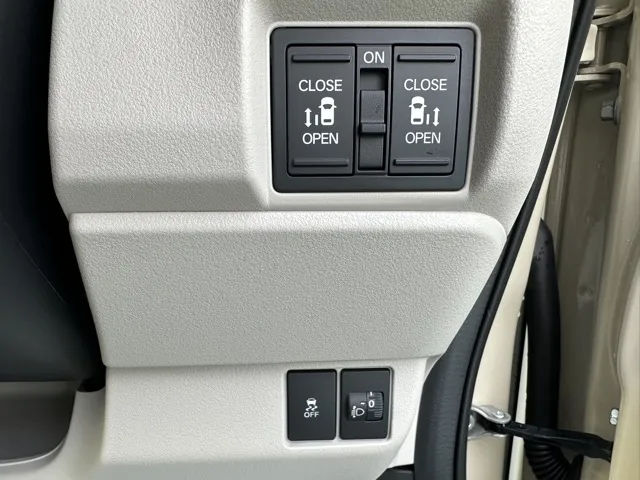 N-BOX(ホンダ)N-BOX ファッションスタイル コンフォートＰ届出済未使用車 15