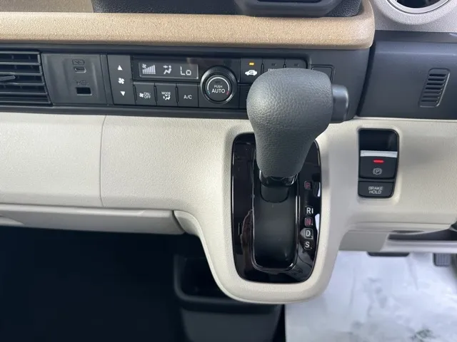 N-BOX(ホンダ)N-BOX ファッションスタイル コンフォートＰ届出済未使用車 16