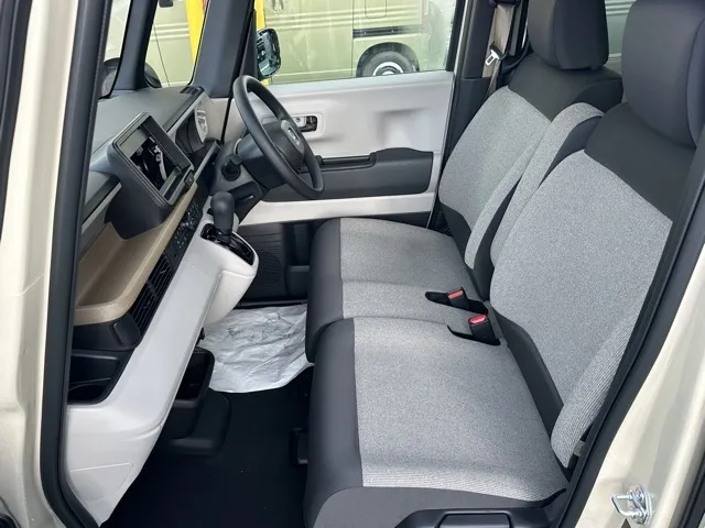 N-BOX(ホンダ)N-BOX ファッションスタイル コンフォートＰ届出済未使用車 3
