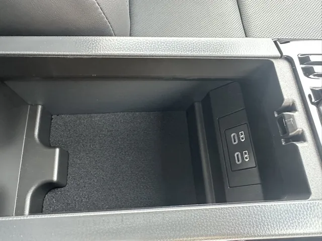 プリウス(トヨタ)Z 4WD中古車 21