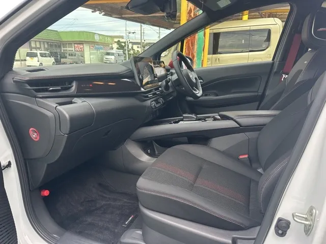 オーラ(ニッサン)ニスモ チューンドeパワー 4WD中古車 3