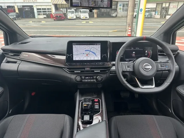 オーラ(ニッサン)ニスモ チューンドeパワー 4WD中古車 5