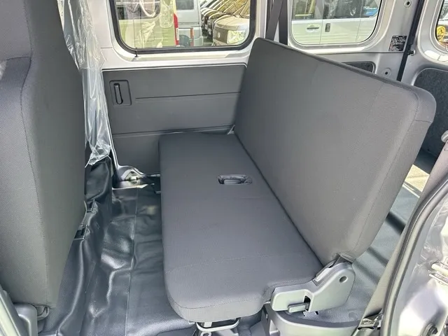 ハイゼット(ダムド)DX AT 4WD ファズ届出済未使用車 4