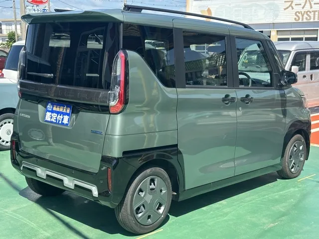 デリカミニ(三菱)G届出済未使用車 10