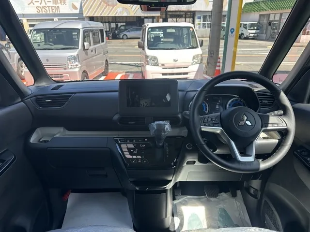 デリカミニ(三菱)G届出済未使用車 5
