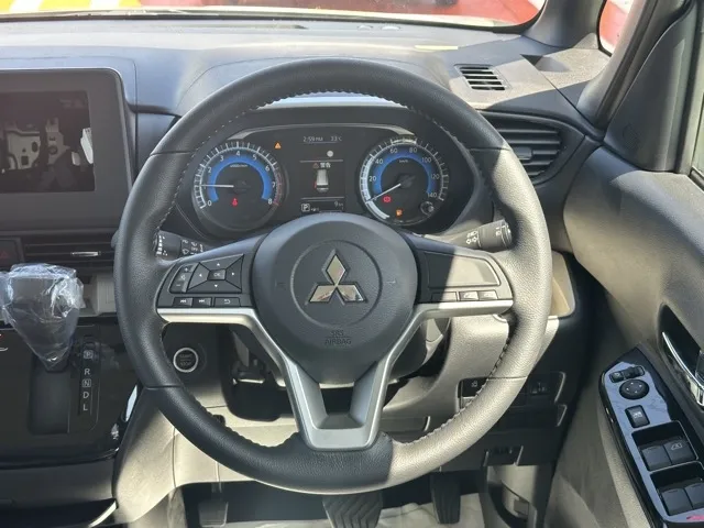 デリカミニ(三菱)G届出済未使用車 6