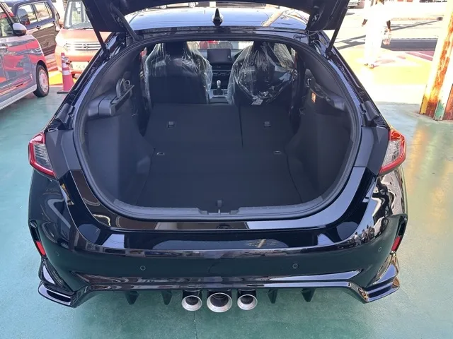 シビック(ホンダ)タイプR レーシングブラックPKG登録済未使用車 9