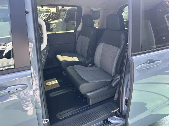 フリード(ホンダ)エアー EX 6人乗登録済未使用車 4