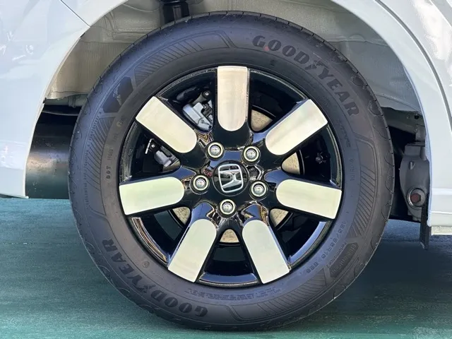 フリード(ホンダ)エアー EX 6人乗登録済未使用車 15