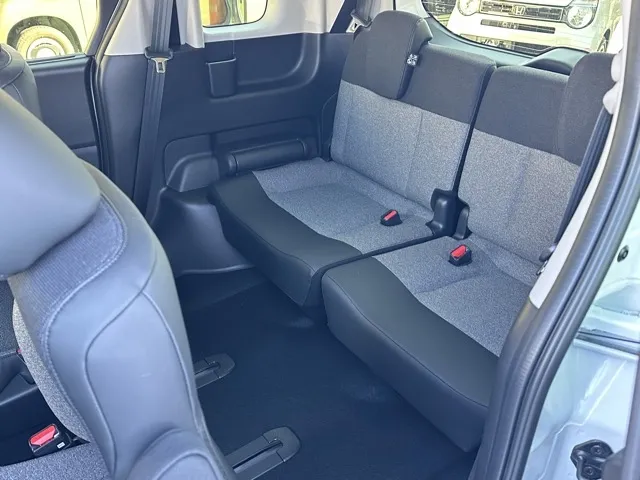 フリード(ホンダ)エアー EX 6人乗登録済未使用車 5